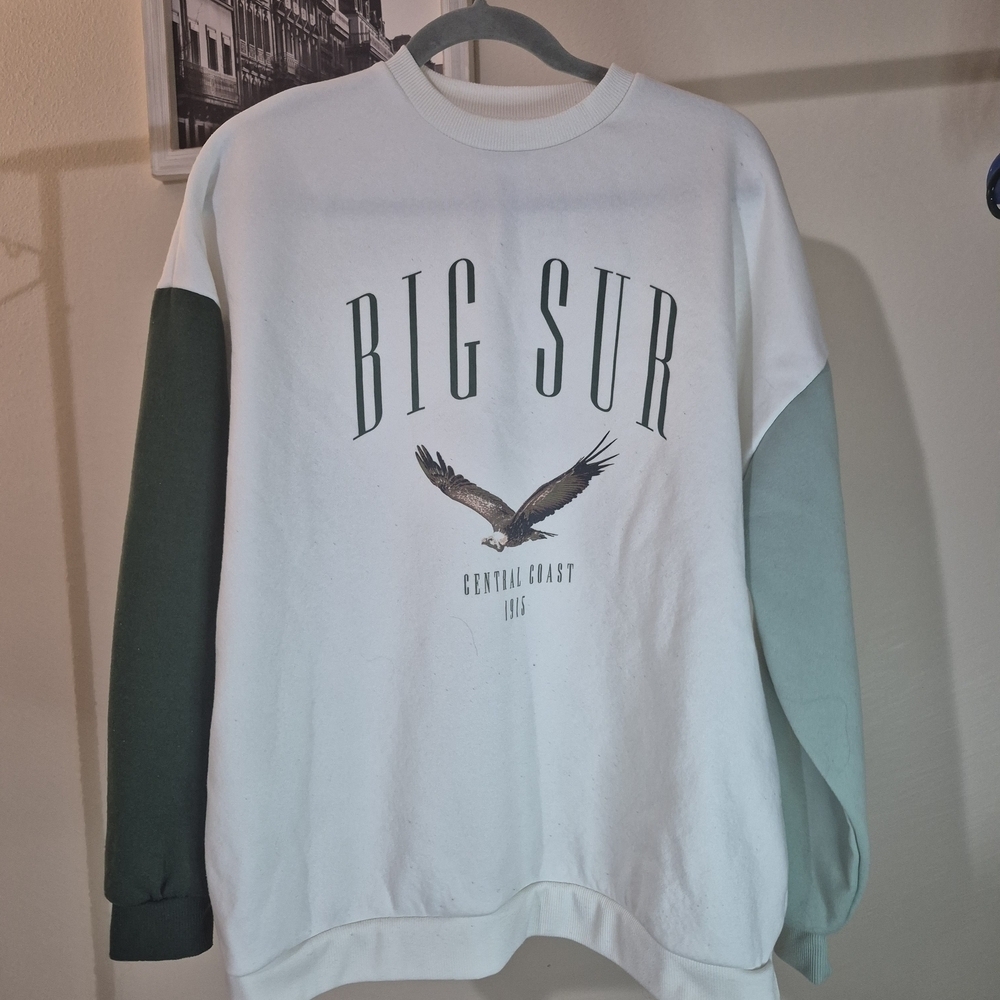 Isaac Morris Women's White and Green Crew Neck Sweater